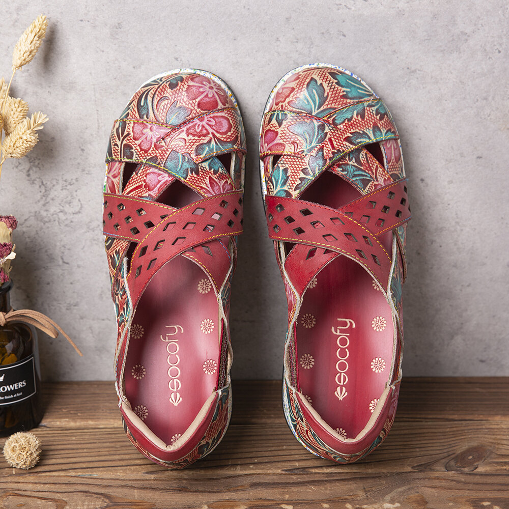 SOCOFY vendimia Recortes florales en relieve de cuero hecho a mano Correa cruzada Slip on Zapatos planos