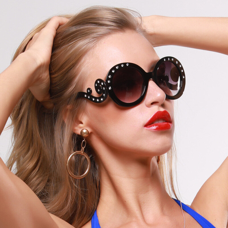 Mujeres Retro Forma ovalada Diamante Decoración UV Protección Gafas de sol de moda