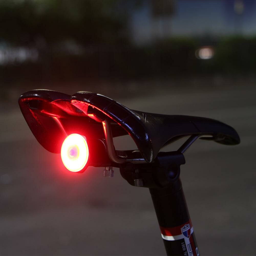 GUB 065 Luz de bicicleta recargable USB de 6 modos Inicio / parada automática Detección de freno IPX6 Impermeable LED Lu