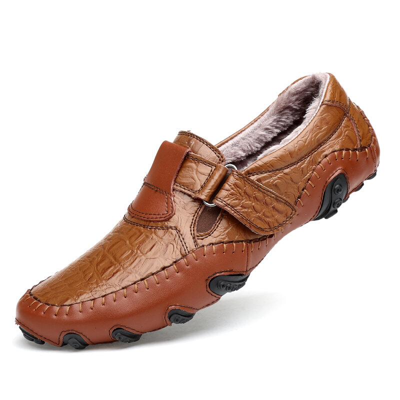 Hombre Piel de cocodrilo en relieve antideslizante Soft Suela cálida Gancho Zapatos de conducción planos con lazo