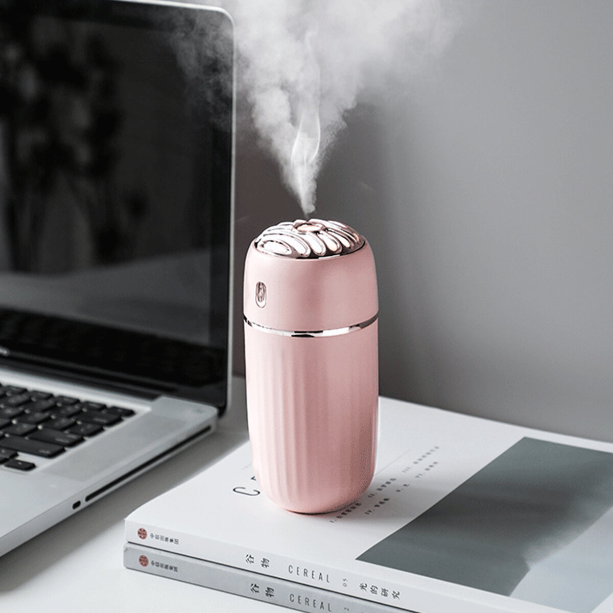 Mini humidificador de aire portátil de 300 ml Oil Aroma Difusor Luz nocturna Carga USB de bajo ruido para Coche Oficina