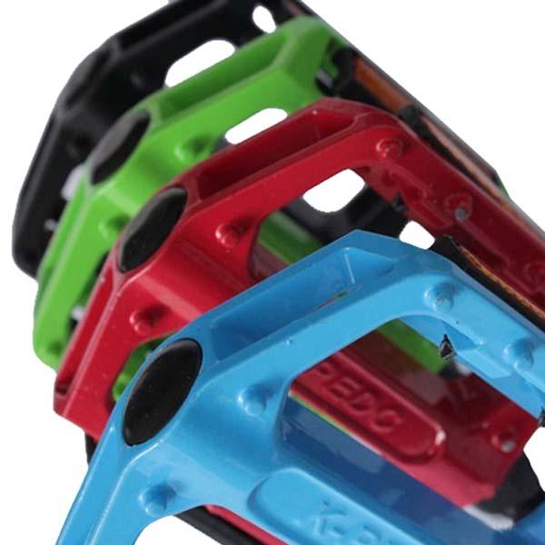 Pedales de bicicleta de aleación de aluminio coloreadas equipadas con reflectores